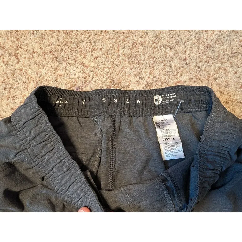 VISSLA BREAKERS Men's board shorts/swim suit size Small; Dark Gray & Black